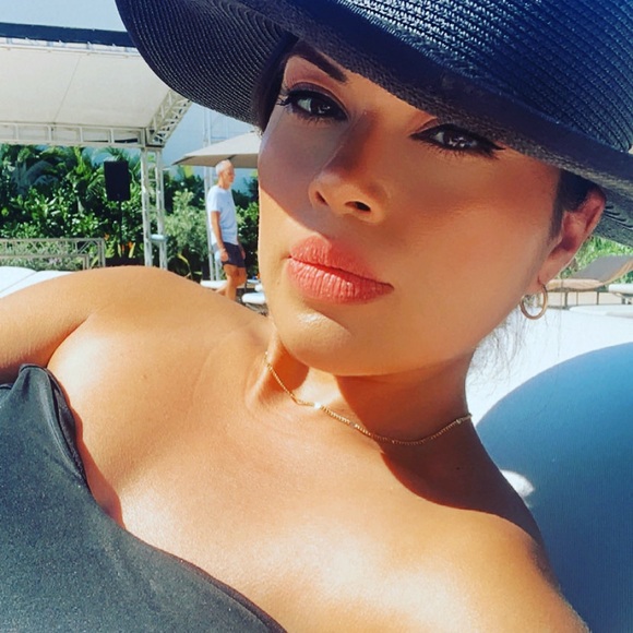 Meet your Posher, Ana - Picture 3 of 3